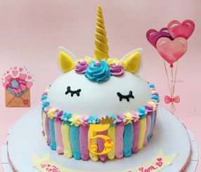 BÉ NGỰA UNICORN CẦU VỒNG 16